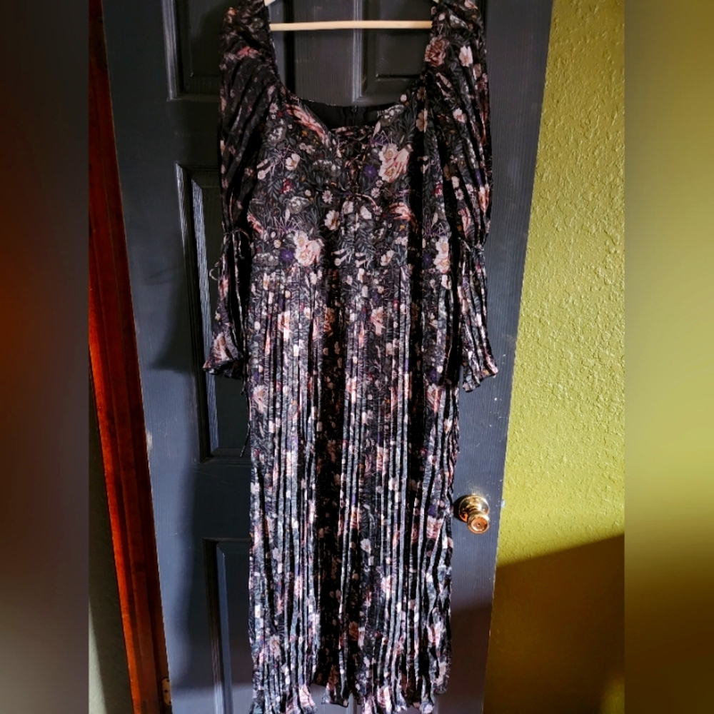 Disturbia Ophelia Dress With Ties At The Elbow